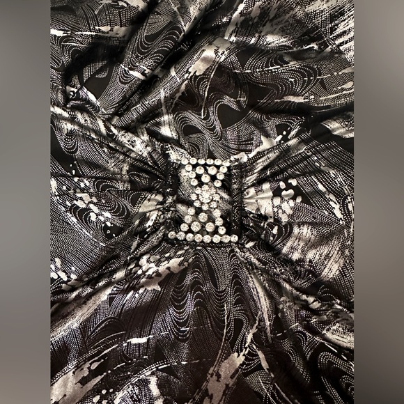 TABOO Black/Silver Papaya Prom/Party Dess With Deco Glittering. Size Small. - Picture 4 of 5